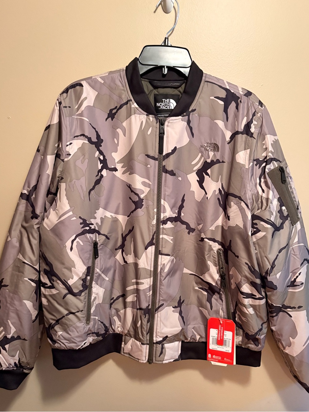 The North Face  Camo Bomber BNWT Jacket  women’s XL